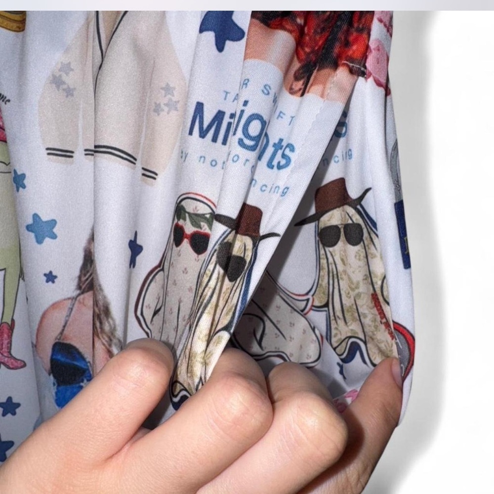 Taylor Swift Swiftie Graphic Lounge Pants w Pockets Size Medium - Picture 3 of 13